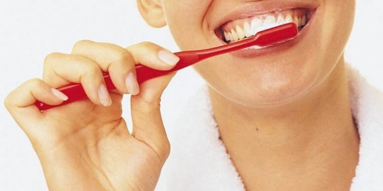 Interpretación de los sueños cepillarse los dientes con pasta de dientes.