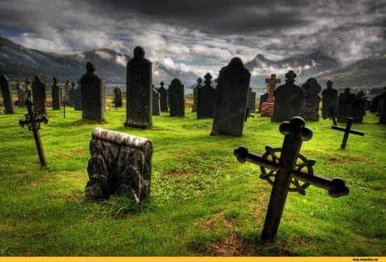 ¿Por qué una mujer embarazada sueña con un cementerio y tumbas?
