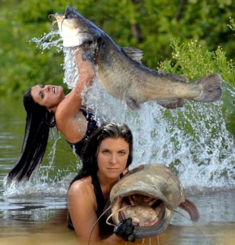Atrapar peces con las manos en un sueño para una mujer.